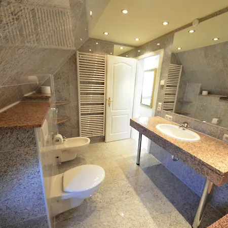 Ferienwohnung-sonnenkliff-in-gross-zicker-halbinsel-moenchgut *