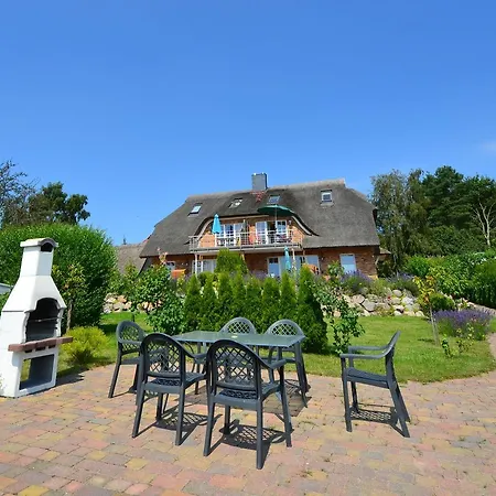Ferienwohnung-sonnenkliff-in-gross-zicker-halbinsel-moenchgut 아파트 *
