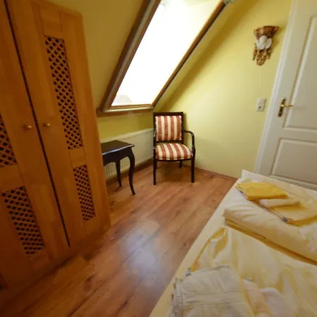 Ferienwohnung-sonnenkliff-in-gross-zicker-halbinsel-moenchgut 아파트 *