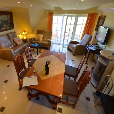 아파트 Ferienwohnung-sonnenkliff-in-gross-zicker-halbinsel-moenchgut