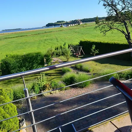 Ferienwohnung-sonnenkliff-in-gross-zicker-halbinsel-moenchgut 아파트 Groß Zicker